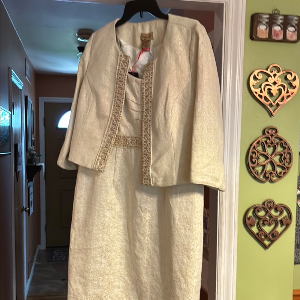 Midnight Velvet Cream Long Sleeve Sheath Dress for Weddings